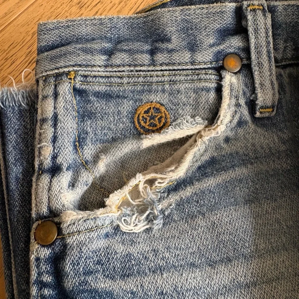 WRANGLER George Strait Cowboy Cut Jeans Mens 32x31 Light Wash Distressed Rugged